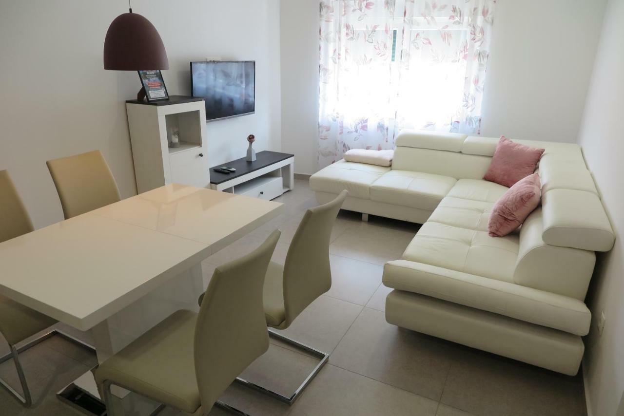 Stars Palace - Apartments And Rooms Йезера Екстериор снимка