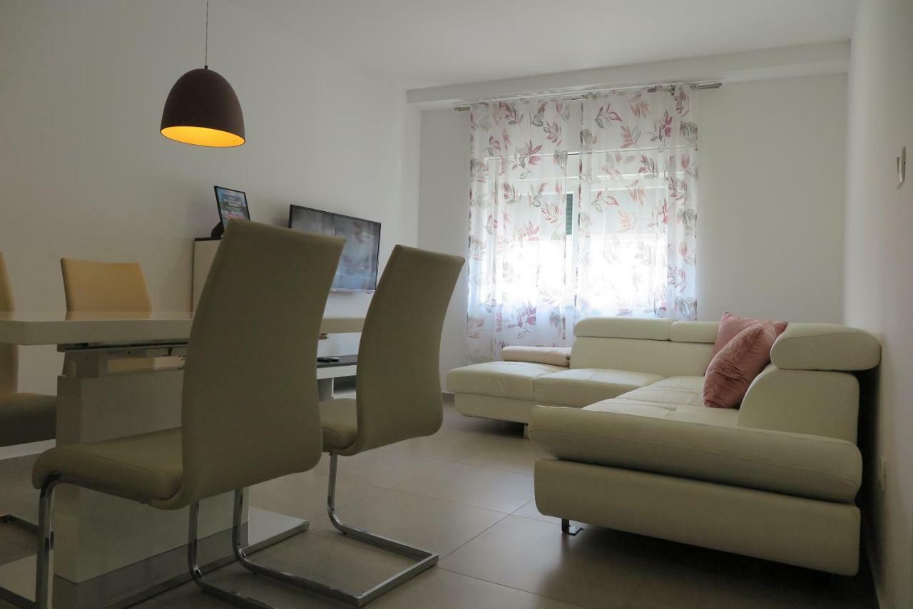 Stars Palace - Apartments And Rooms Йезера Екстериор снимка
